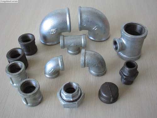 2、Elbow. Elbow is mainly used in the pipe corner right angle bend, connecting two mutually perpendicular equal diameter pipe; reducer elbow, connecting two mutually perpendicular unequal diameter pipe, so that mutually perpendicular pipes can be effective