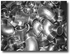 Several common malleable cast iron.1、Grade, performance and use (GB9440-1988)2, cast iron grades KTH300-06, KTH330-08, KTH350-10, KTH370-12: used in the manufacture of pipe fittings, low-pressure valves, rear axle housing of automobile tractors, steerin